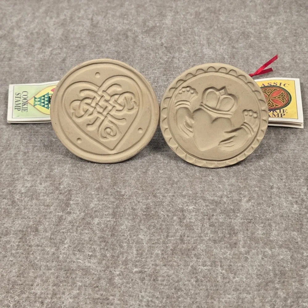 Brown Bag Designs Lucy Natkiel Celtic Knot Claddagh Cookie Stamp Set 2011 USA